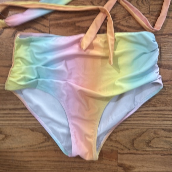 Adorable tie-dye Bikini size large fits like a medium - Picture 2 of 3
